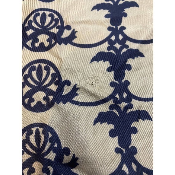 Vintage Blue and Gray Scarf 100% Acetate Made in Italy 27x 27 Inches square - Picture 4 of 4